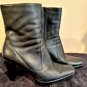 Nine West zip up boots- size 7.5